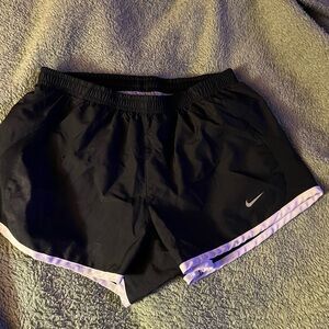 🖤Nike Black & White Athletic Shorts